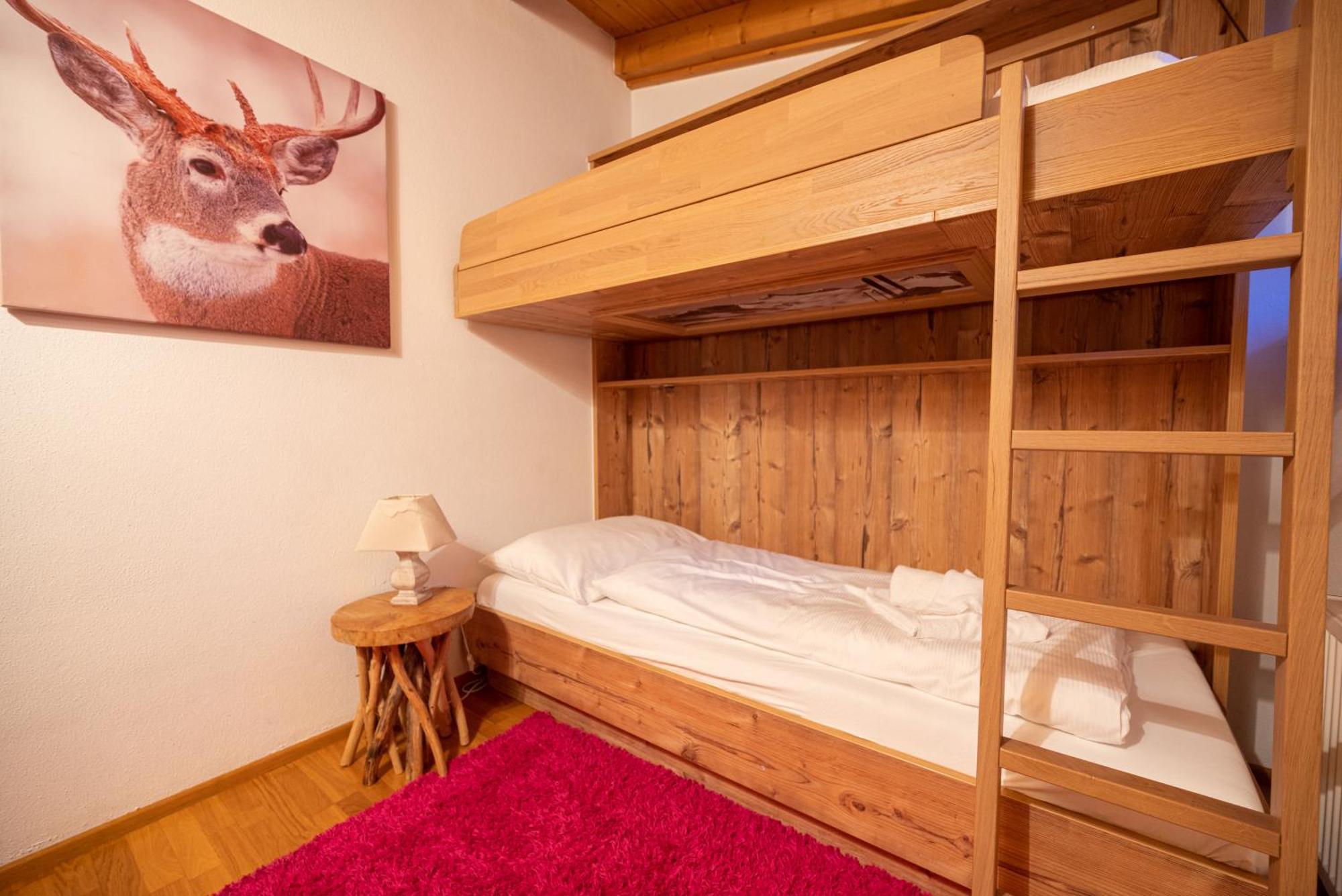 All Seasons Lodge By All In One Apartments 卡普伦 外观 照片