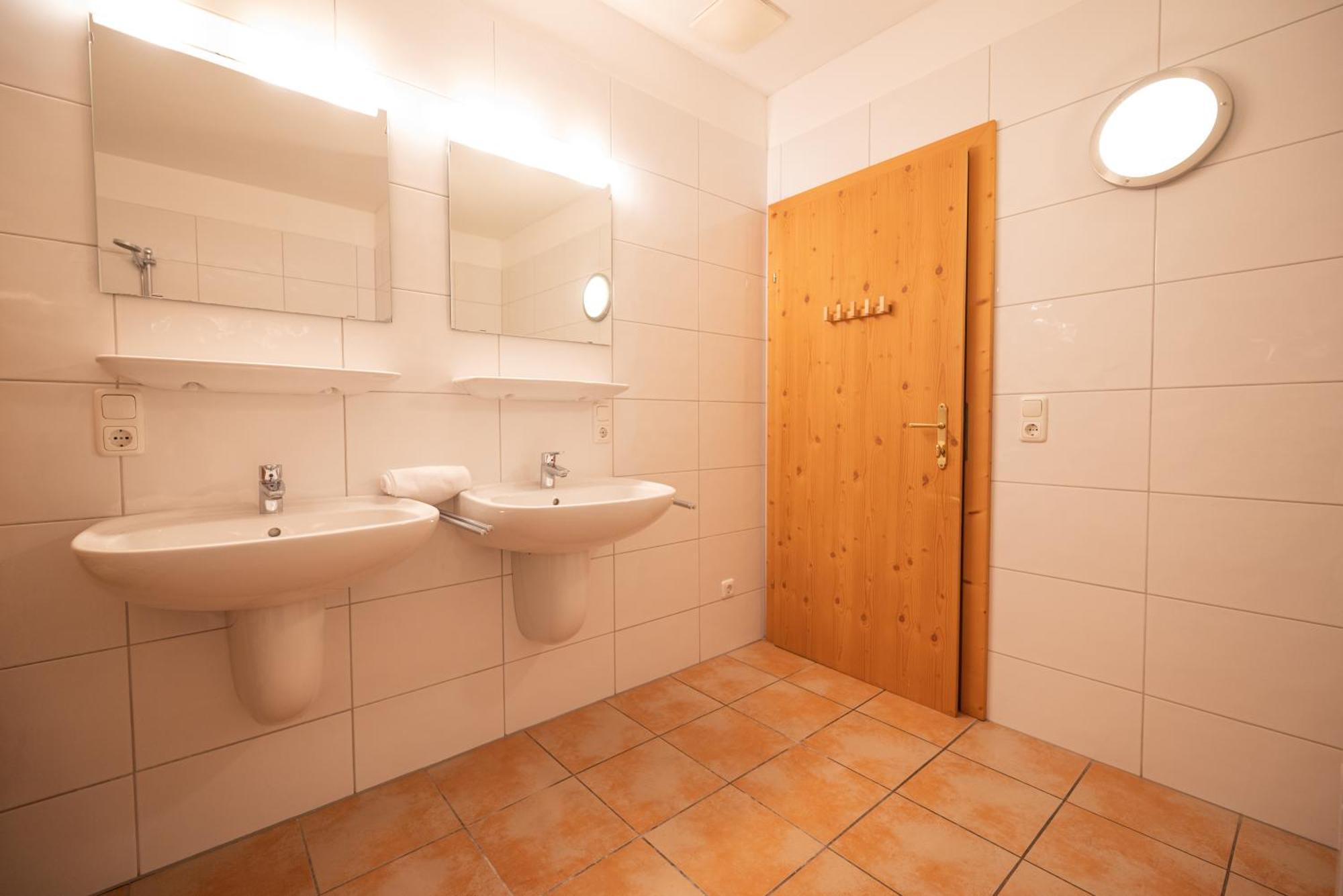 All Seasons Lodge By All In One Apartments 卡普伦 外观 照片